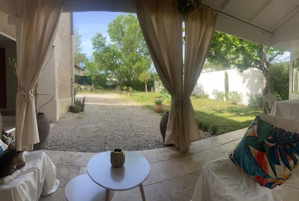 Maison Avec Jardin Et 3 Petits Chats , Proche Du Chateau Lacoste Le Puy-Sainte-Reparade 0*,  France