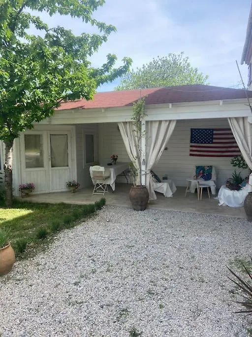 Maison Avec Jardin Et 3 Petits Chats , Proche Du Chateau Lacoste Le Puy-Sainte-Reparade 0*,